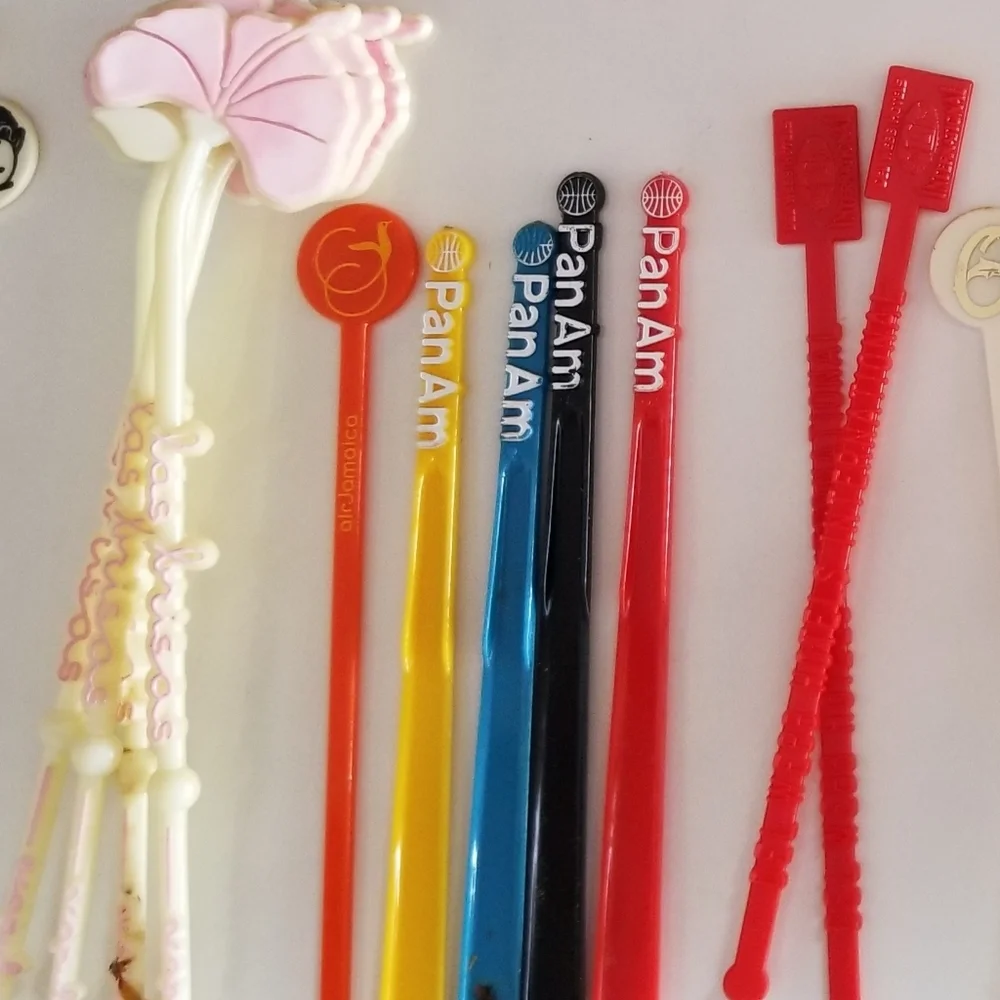 VTG Thistle Stick Collection Hawaiian Mexico NY .